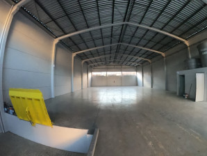 ALUGA-SE barracão com DOCA. bairro Lider